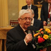 kwiaty dla prezesa prof. dr hab. A. Jackowski